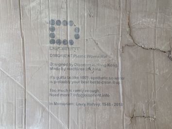 Disorient Plastic Woven Mats 2018 Shipping Cardboard Box.jpg