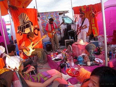 Dews in the hut bm09.jpg